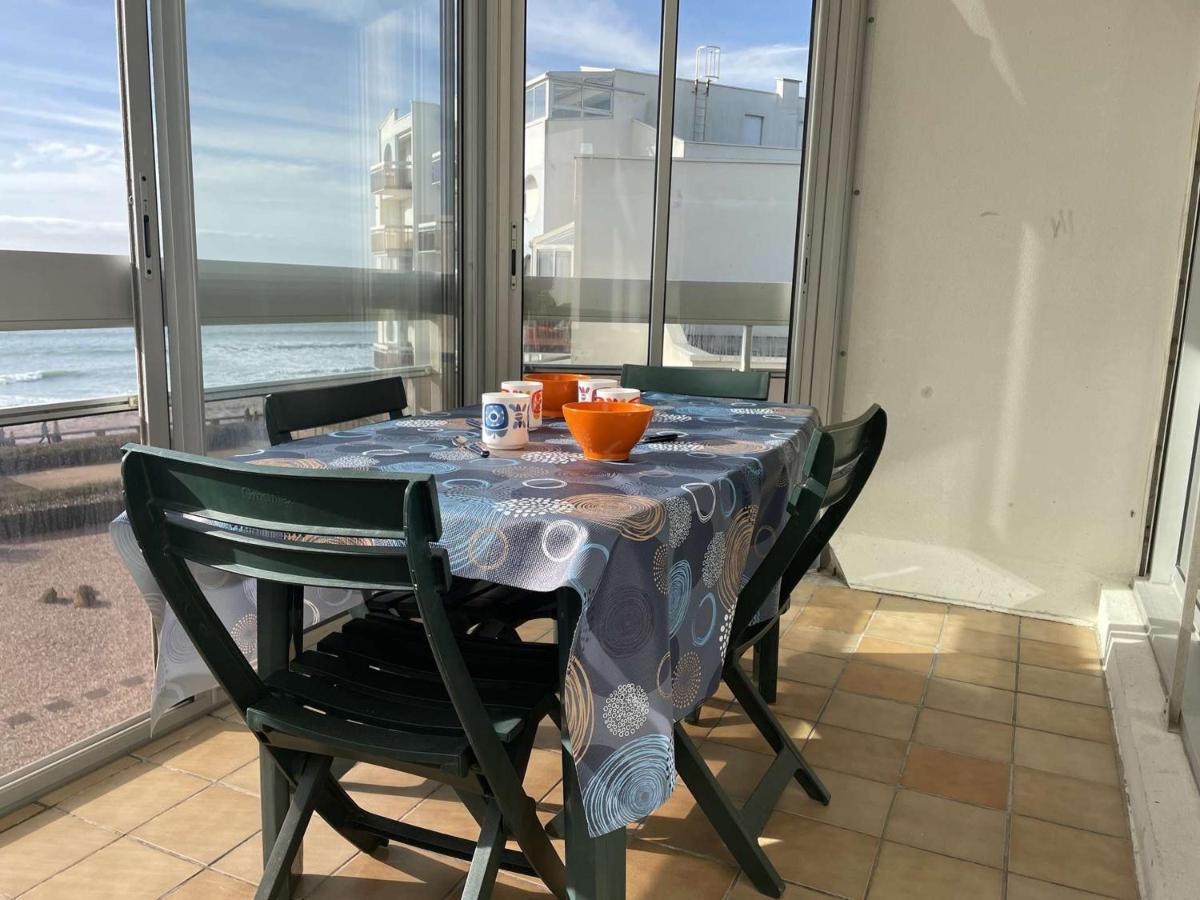 Appartement 2 Pieces Avec Balcon Et Parking A Saint-Gilles-Croix-De-Vie - Fr-1-224-39 Exteriör bild