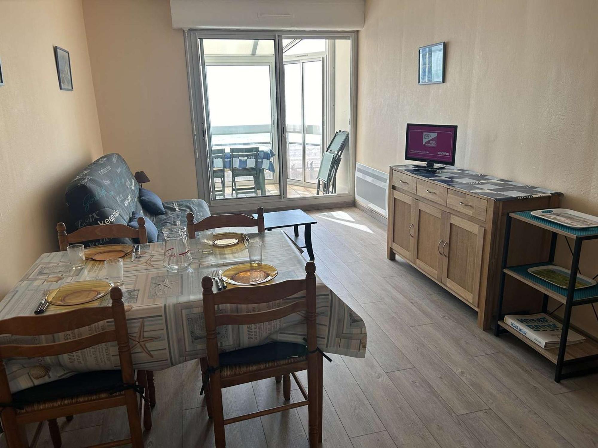 Appartement 2 Pieces Avec Balcon Et Parking A Saint-Gilles-Croix-De-Vie - Fr-1-224-39 Exteriör bild